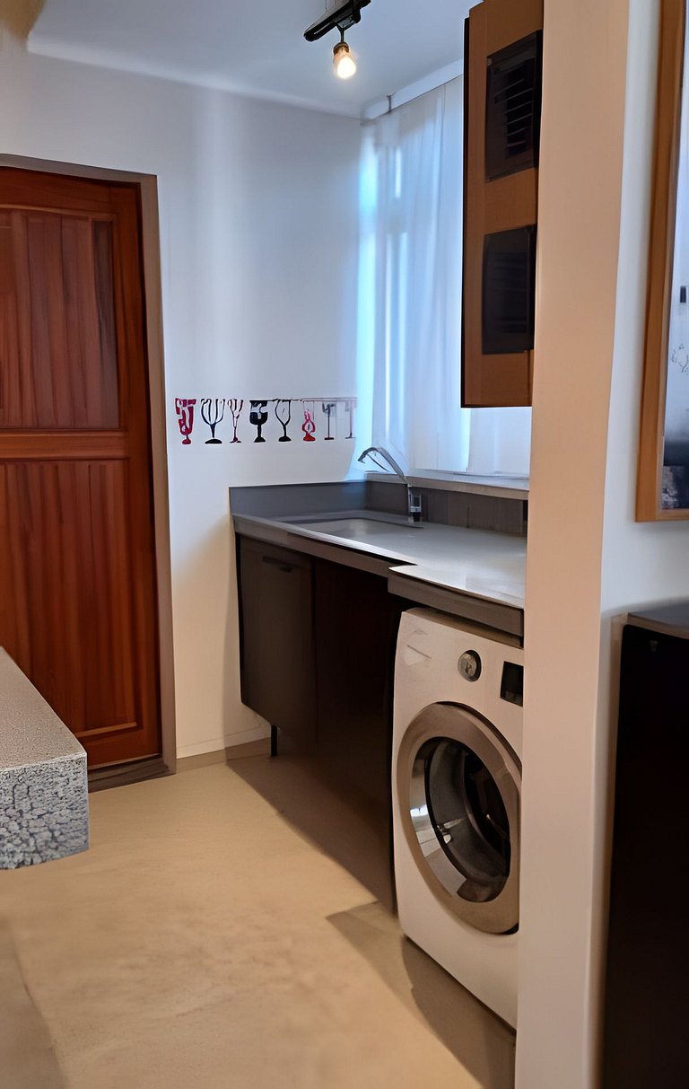 SUPERPRÁTICO-Amplo Apê com Garagem em bairro nobre