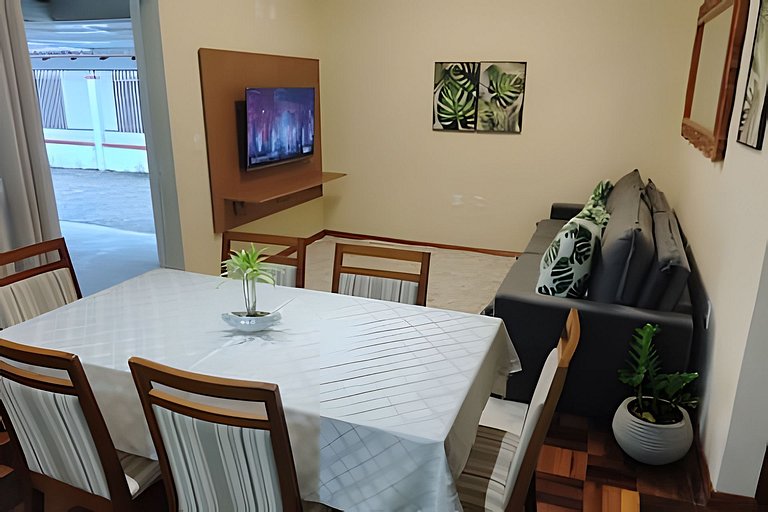 Casa com PiSCiNA e BANHEiRA no Centro de Joinville