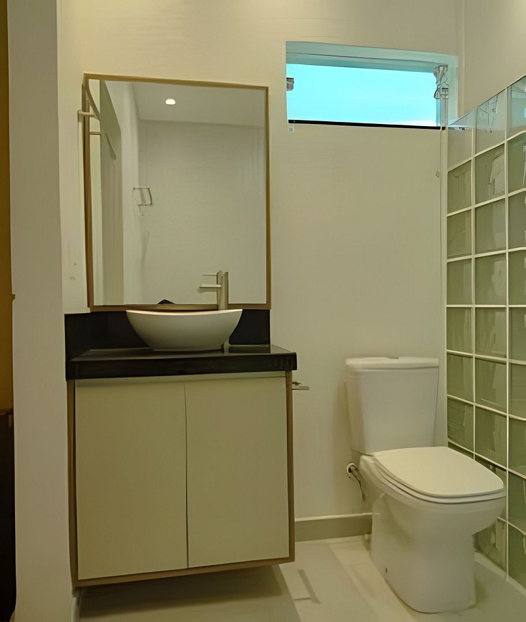 Casa com PiSCiNA e BANHEiRA no Centro de Joinville