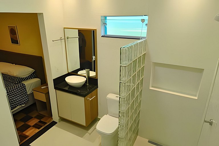 Casa com PiSCiNa, BaNHeiRa e A/C- Centro de Joinville