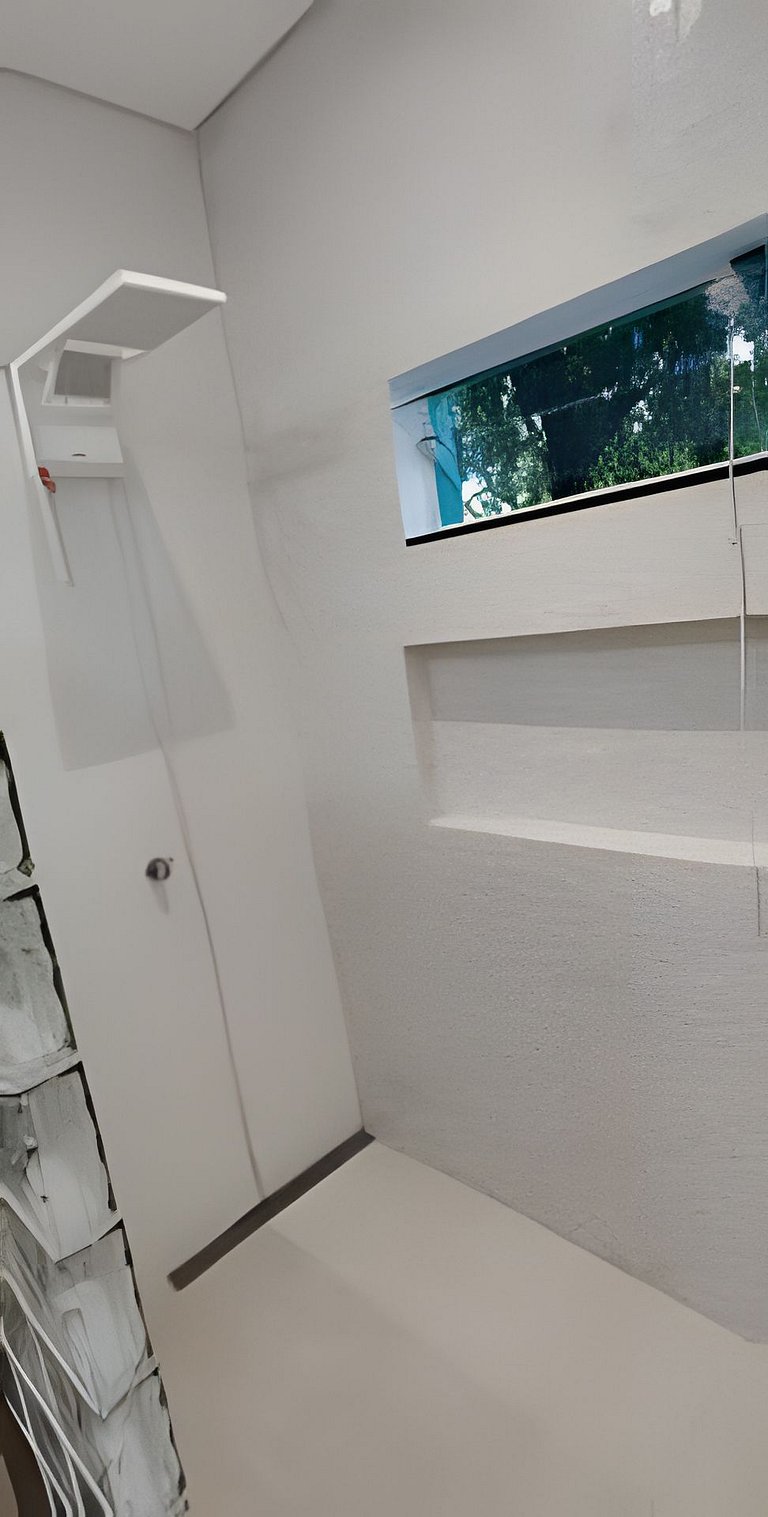 Casa com PiSCiNa, BaNHeiRa e A/C- Centro de Joinville