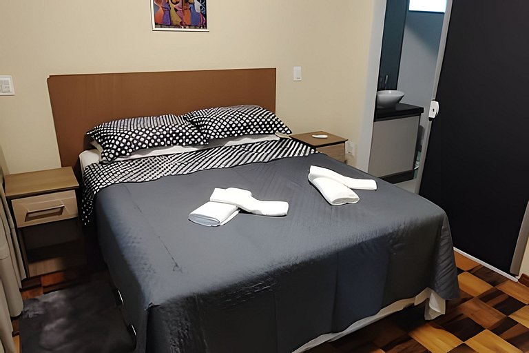 Casa com PiSCiNa, BaNHeiRa e A/C- Centro de Joinville