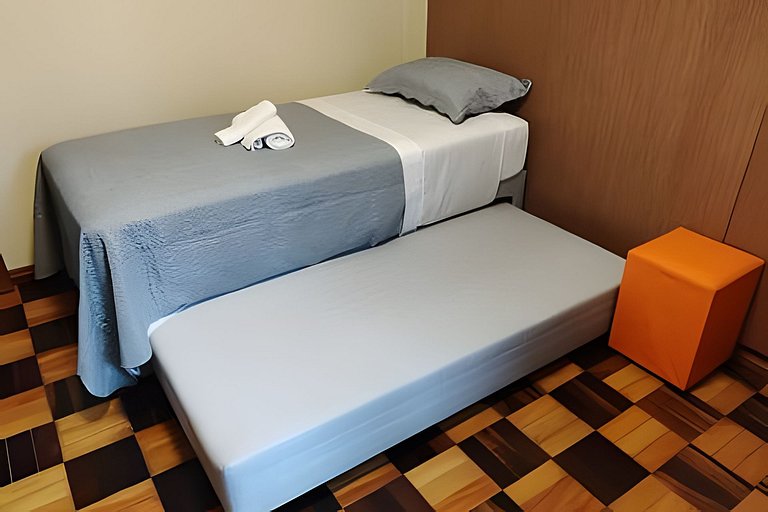 Casa com PiSCiNa, BaNHeiRa e A/C- Centro de Joinville