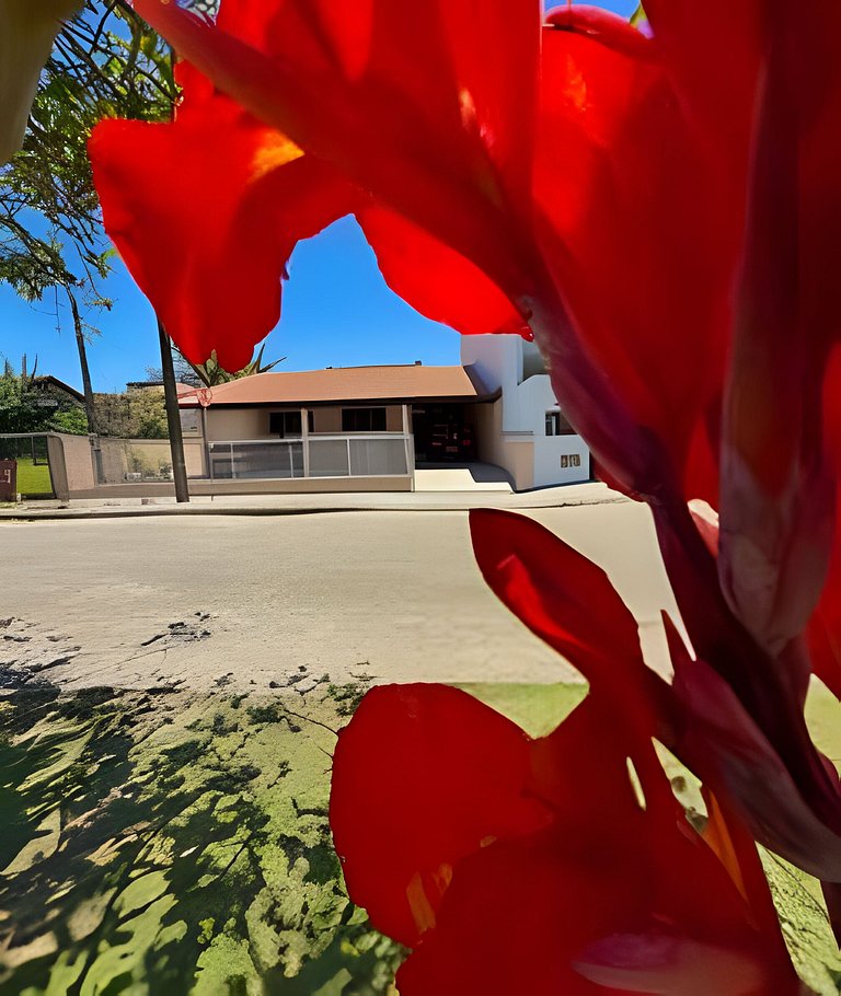 Casa Confortável - 80 metros da Prainha - SFS